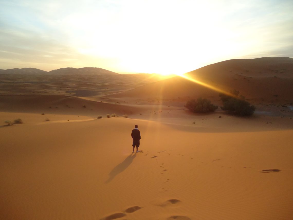 RadioMarocCulture Photo Of Man On The Dessert During Daylight 774835